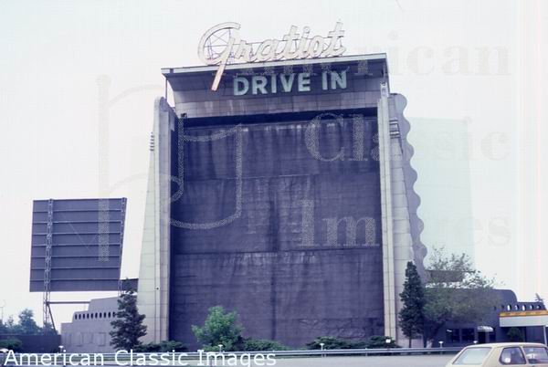 Gratiot Drive-In Theatre